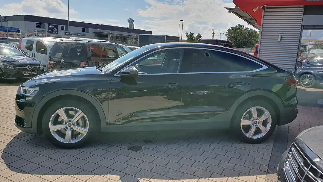 Audi e-tron - Thumbnail 4