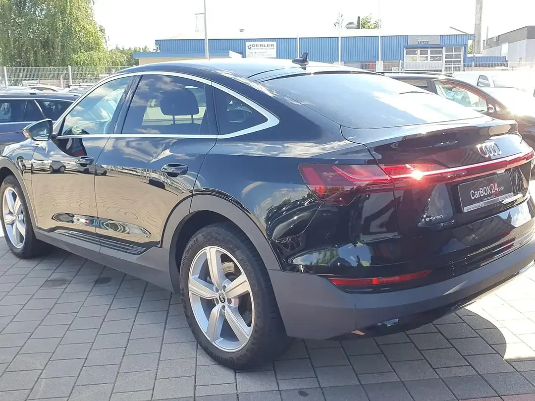 Audi e-tron - Thumbnail 6