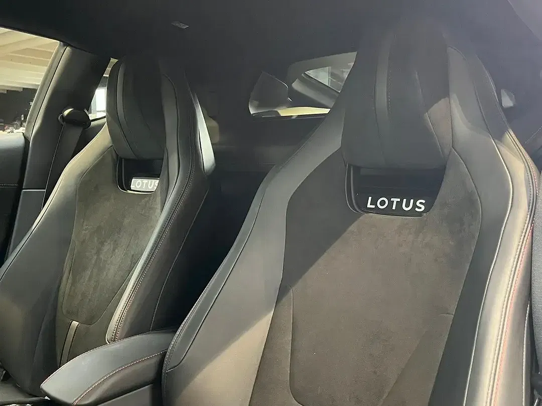 Lotus Emira - Thumbnail 12