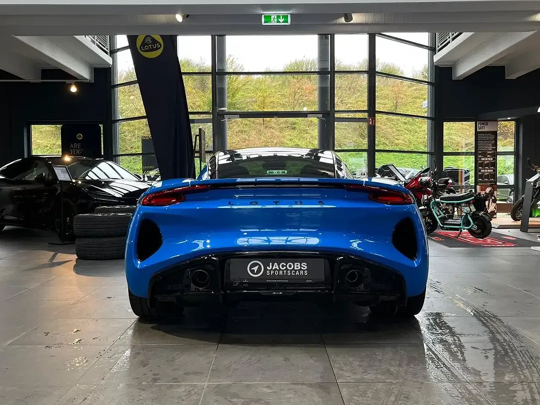 Lotus Emira - Thumbnail 5