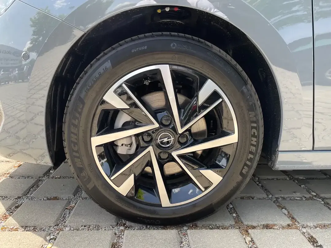 Opel Corsa - Thumbnail 6