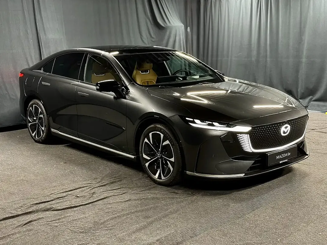 Mazda 6e - Thumbnail 3