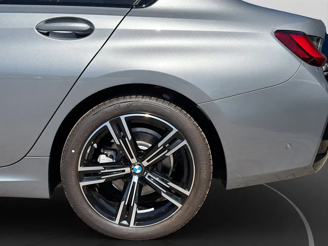 BMW 320 - Thumbnail 12