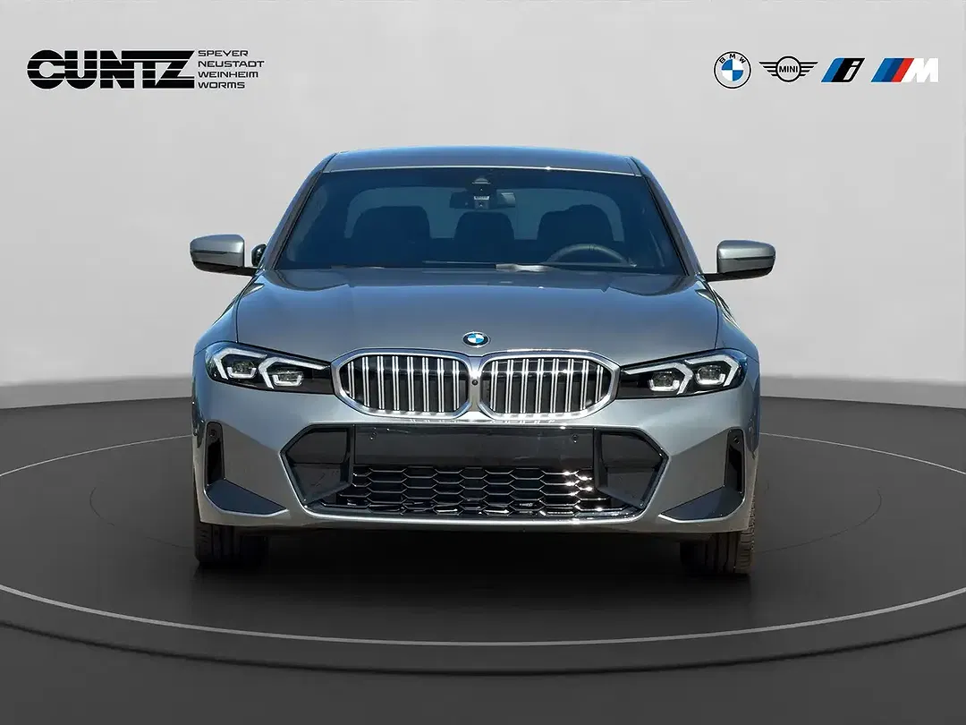 BMW 320 - Thumbnail 2