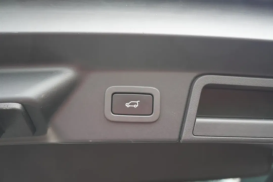 Land Rover Range Rover - Thumbnail 10