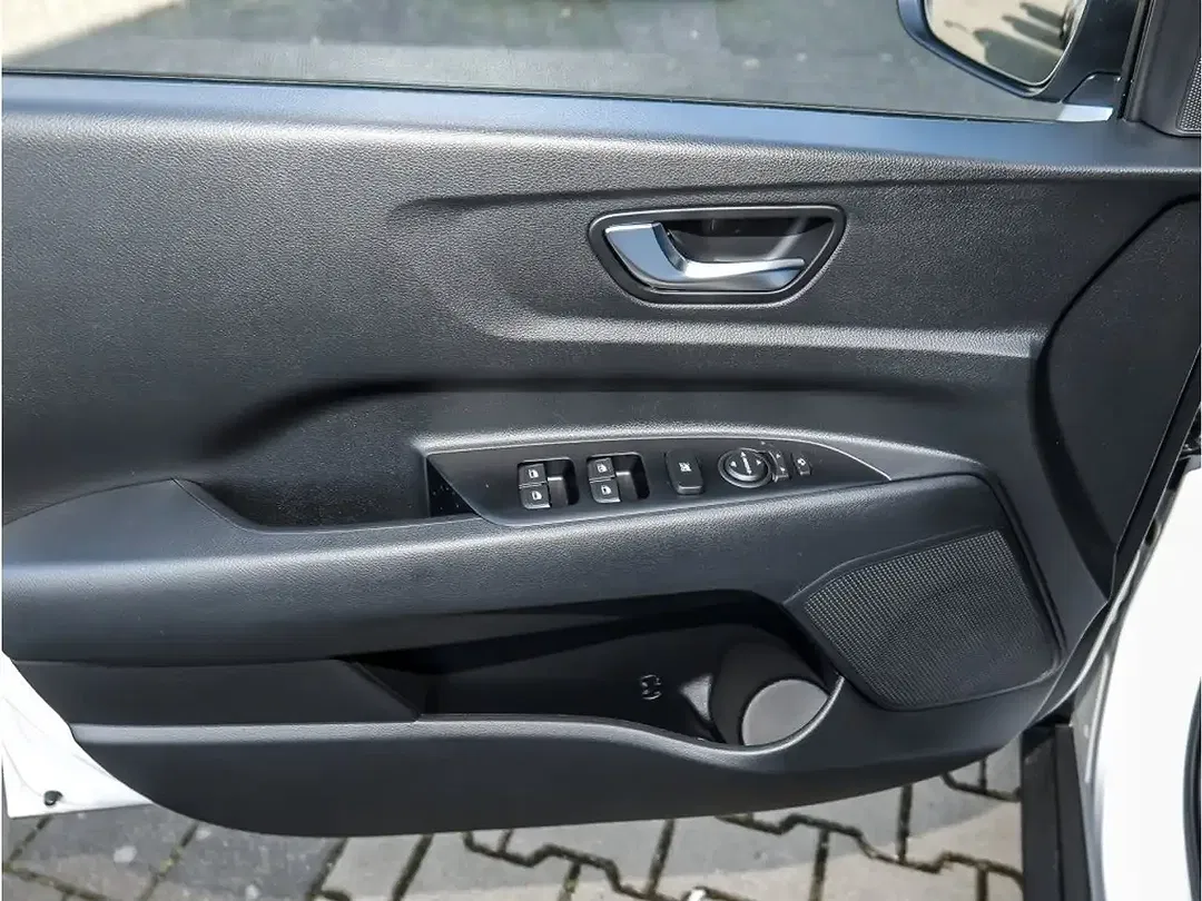 Kia Stonic - Thumbnail 11