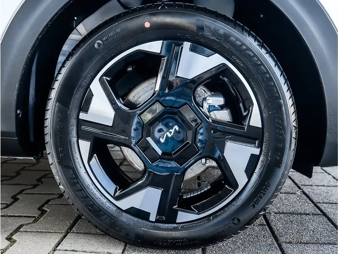 Kia Stonic - Thumbnail 3