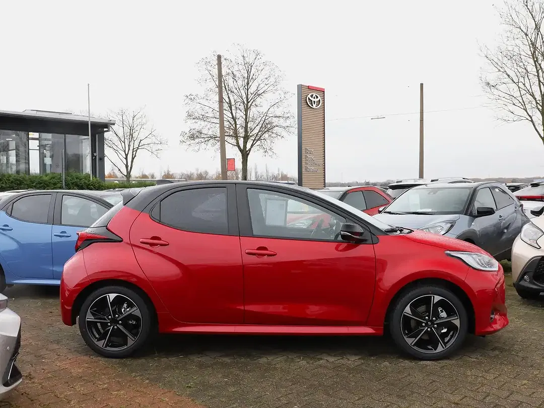 Toyota Yaris - Thumbnail 3