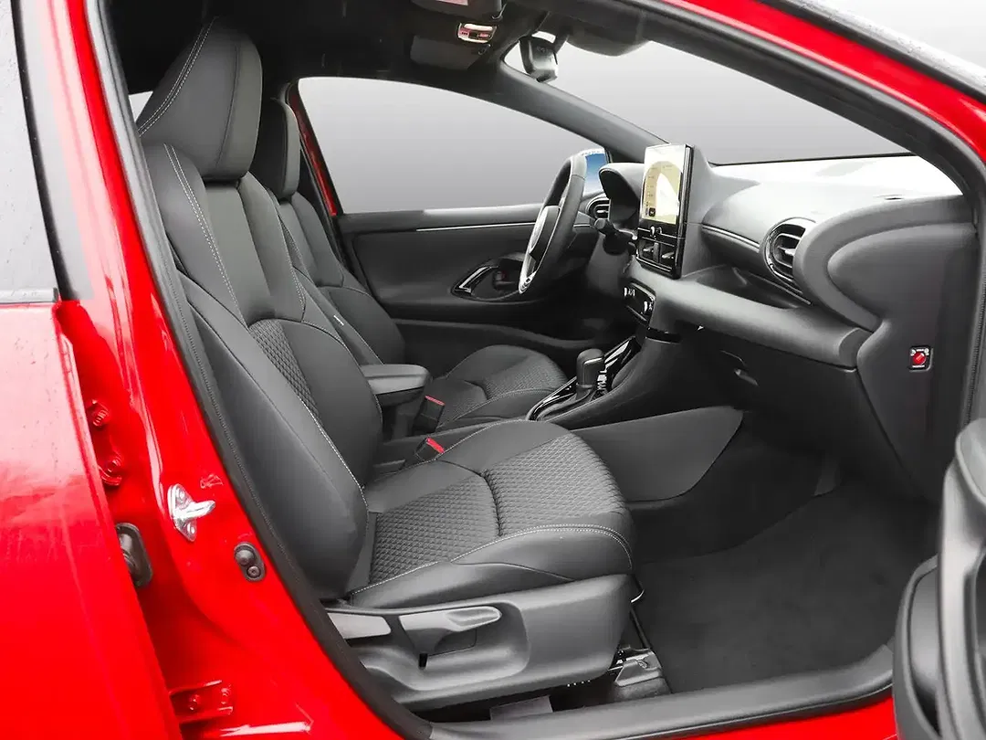 Toyota Yaris - Thumbnail 6