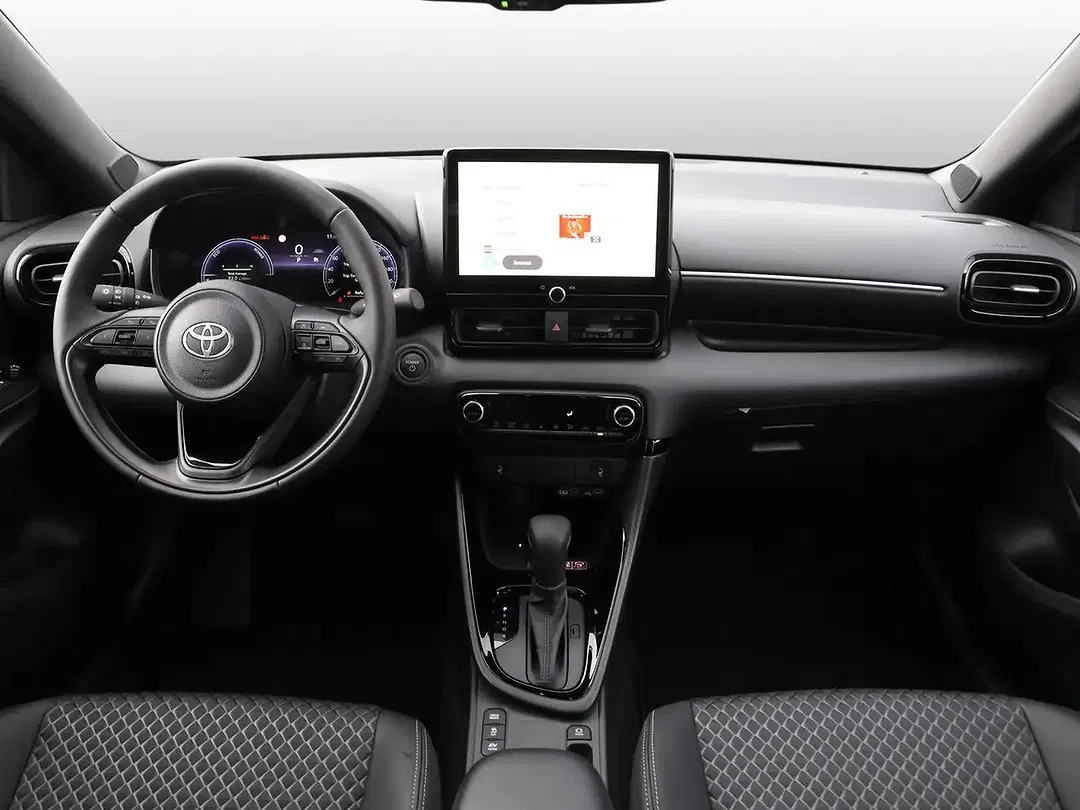 Toyota Yaris - Thumbnail 8