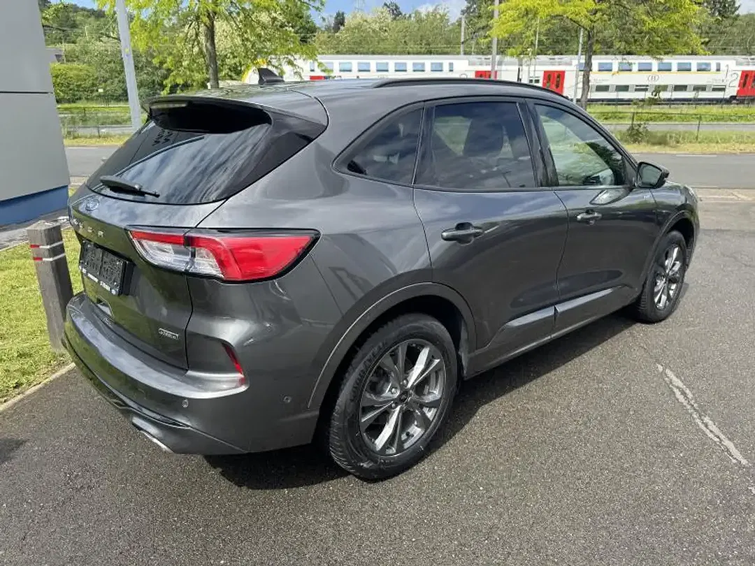 Ford Kuga - Thumbnail 4