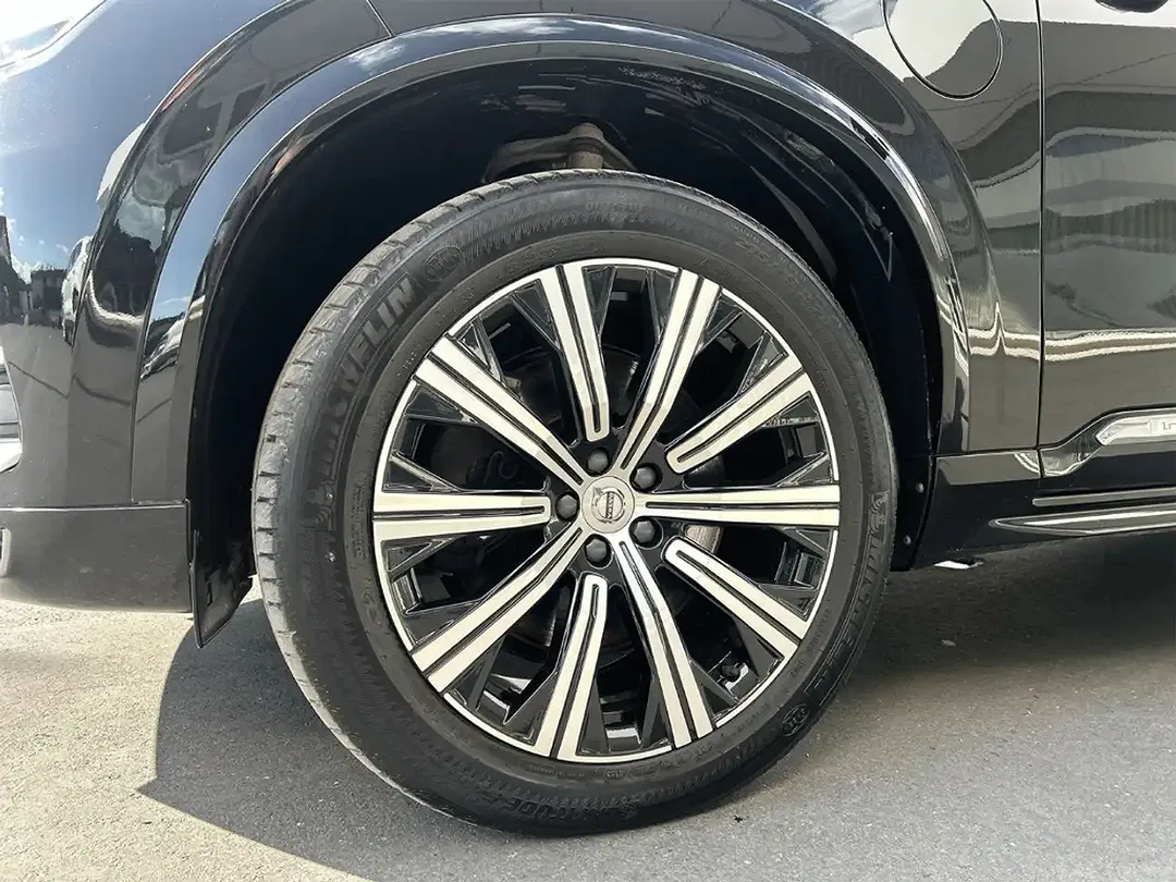 Volvo XC90 - Thumbnail 9