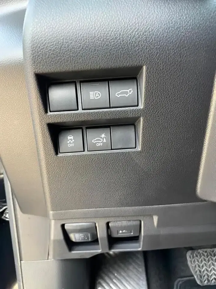 Toyota Land Cruiser - Thumbnail 15