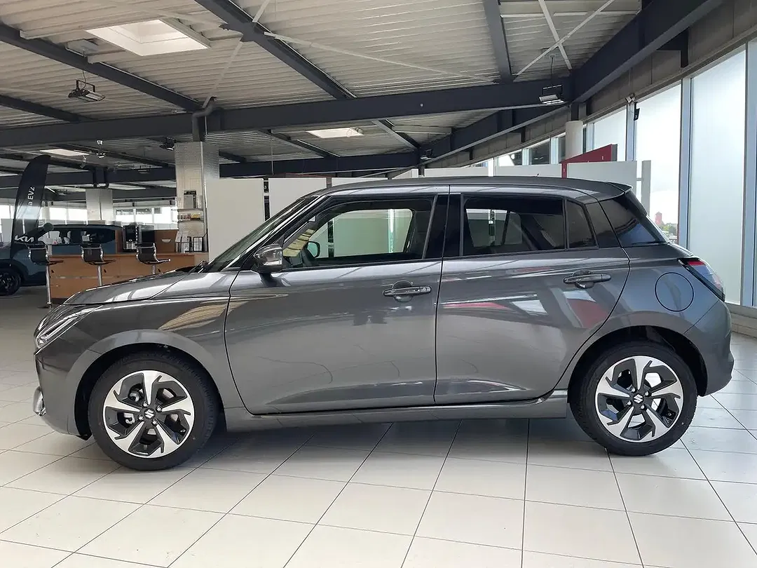 Suzuki Swift - Thumbnail 3