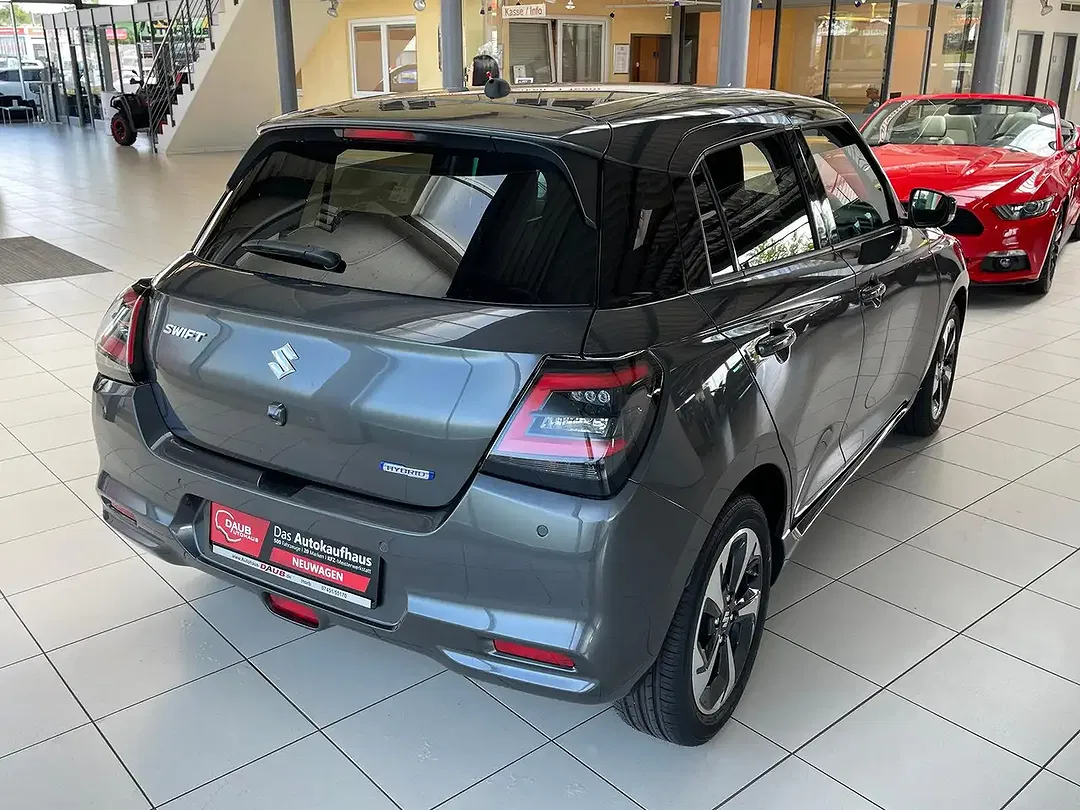Suzuki Swift - Thumbnail 5