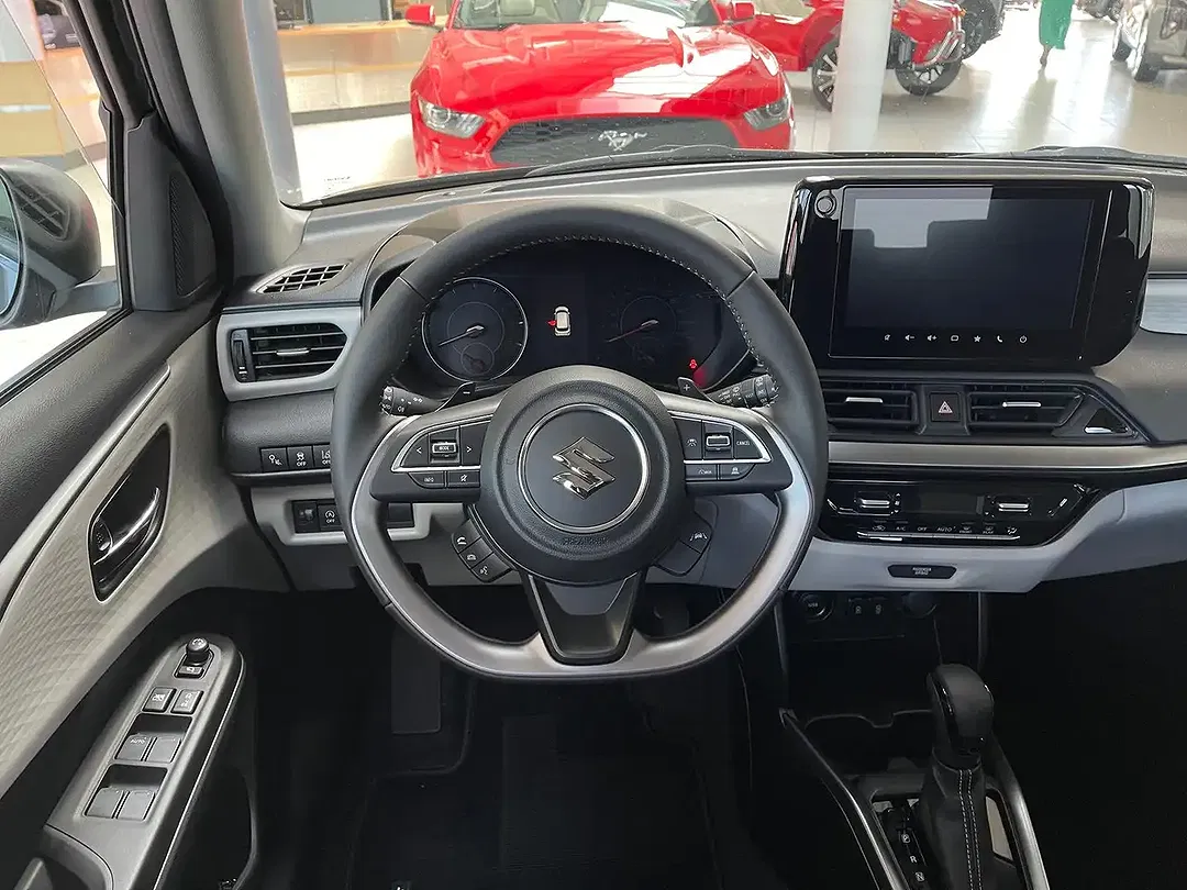 Suzuki Swift - Thumbnail 9