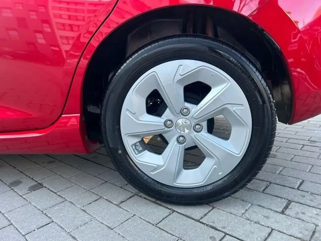 Suzuki Swift - Thumbnail 9