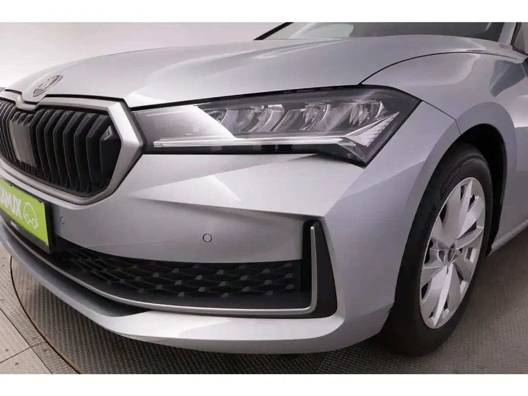 Skoda Superb - Thumbnail 12