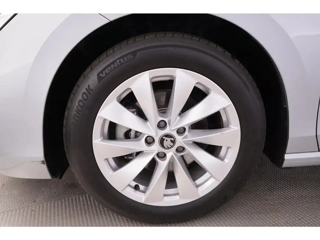 Skoda Superb - Thumbnail 13