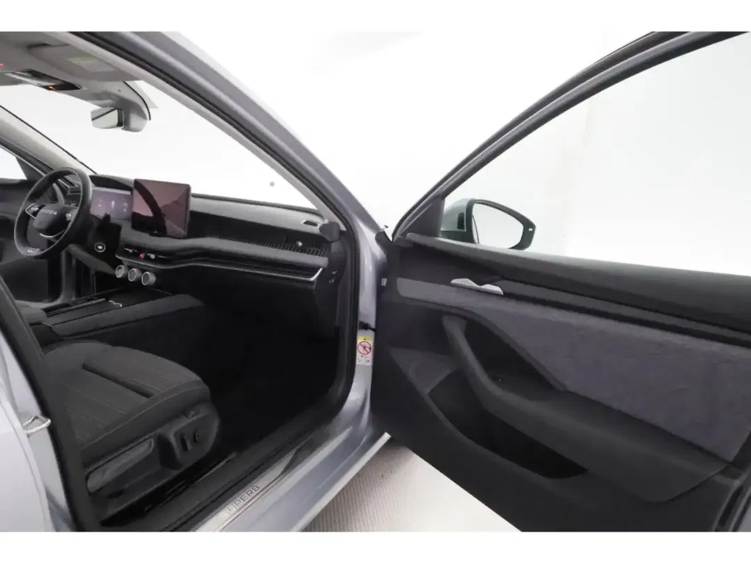 Skoda Superb - Thumbnail 20