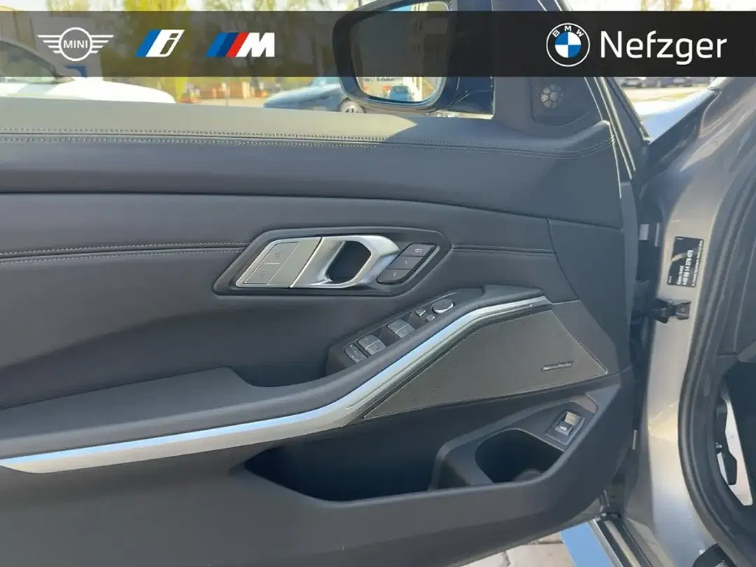 BMW M3 - Thumbnail 13