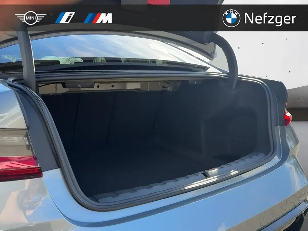 BMW M3 - Thumbnail 6