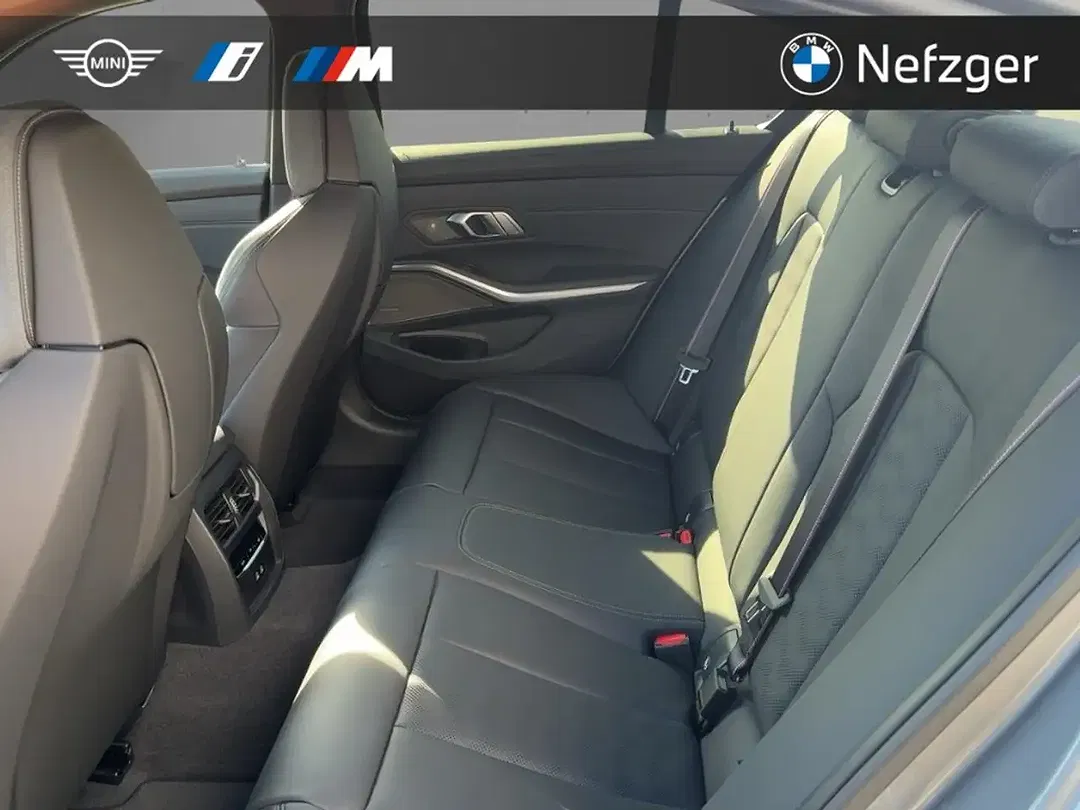 BMW M3 - Thumbnail 8
