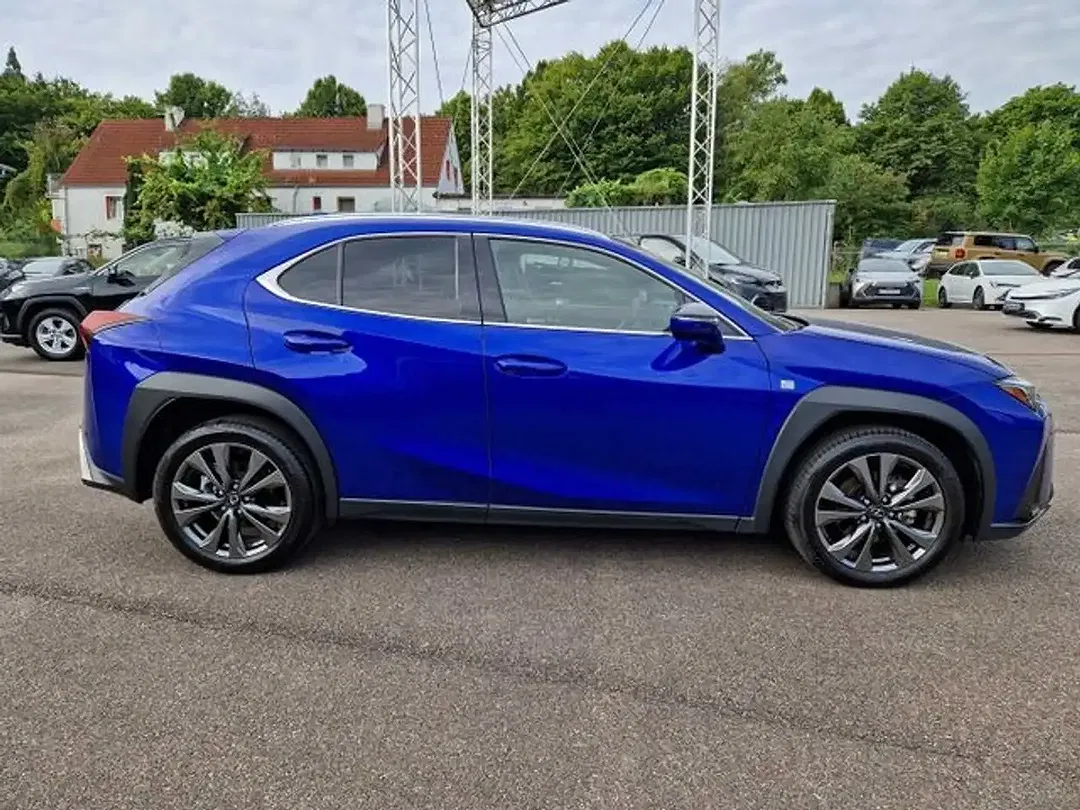 Lexus UX 300h - Thumbnail 6
