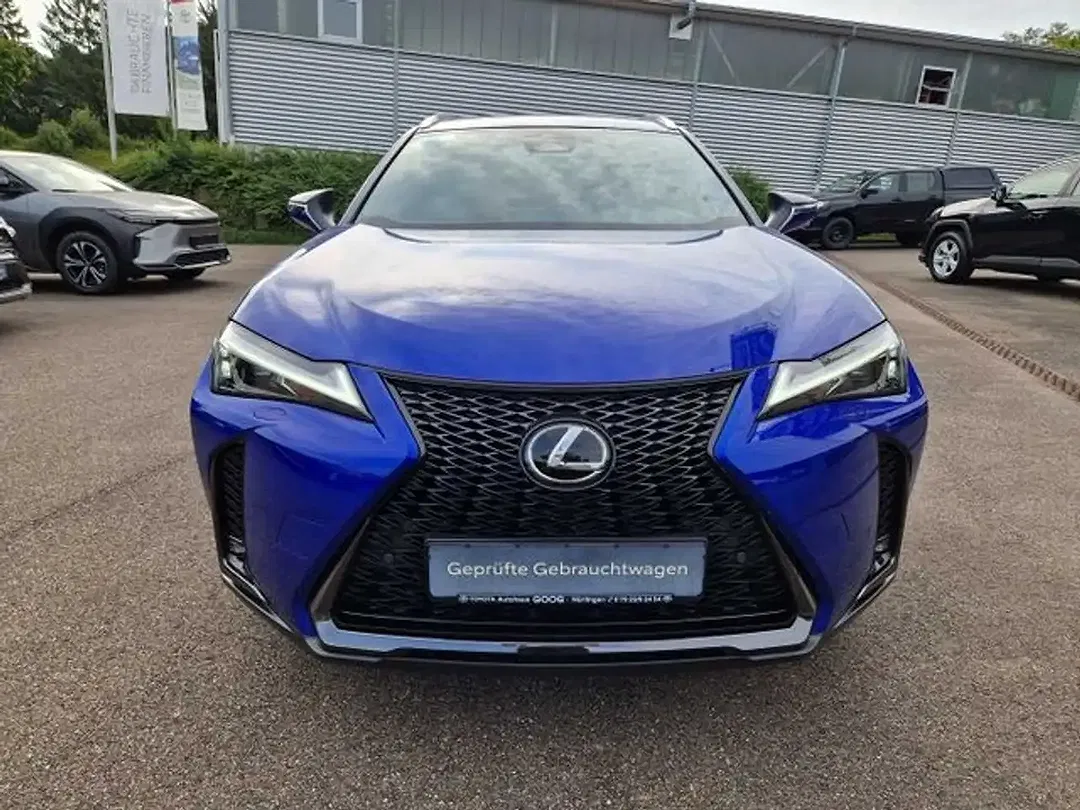 Lexus UX 300h - Thumbnail 8