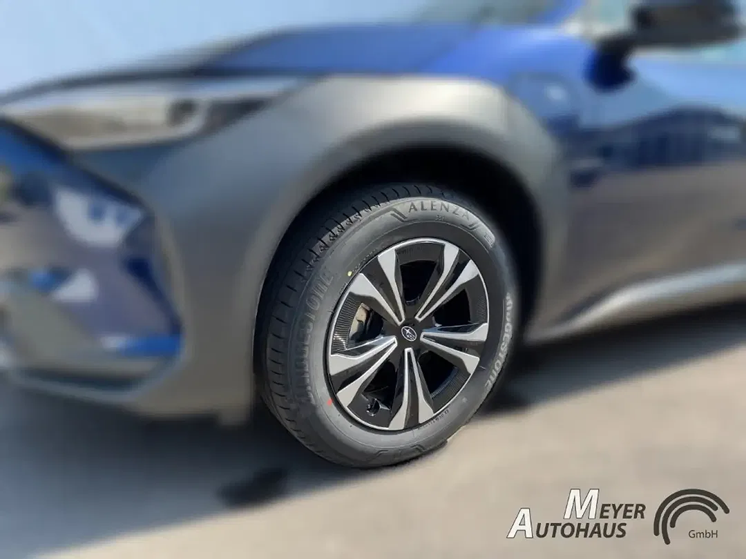 Subaru Solterra - Thumbnail 2