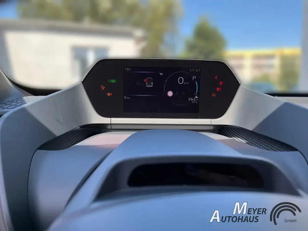 Subaru Solterra - Thumbnail 3