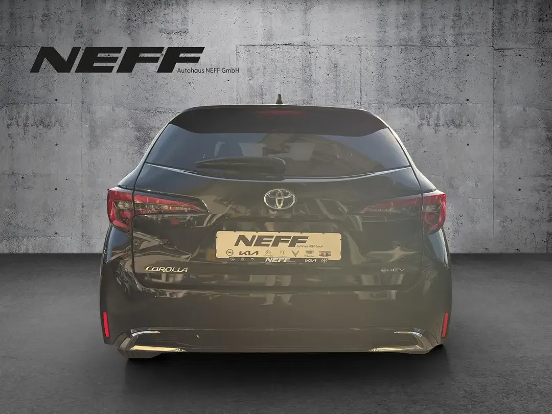 Toyota Corolla - Thumbnail 4