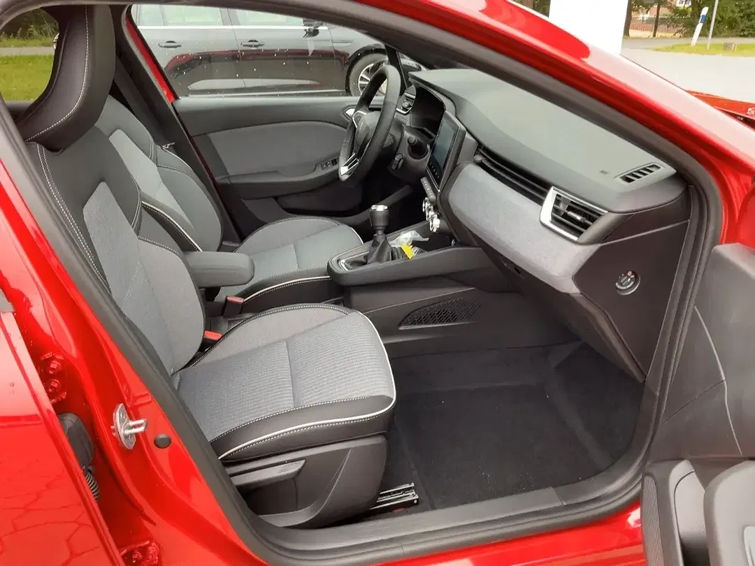 Renault Clio - Thumbnail 11