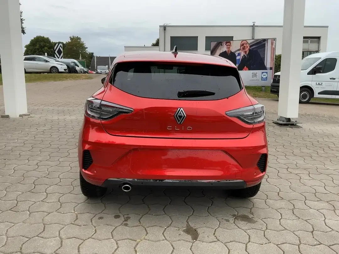 Renault Clio - Thumbnail 3