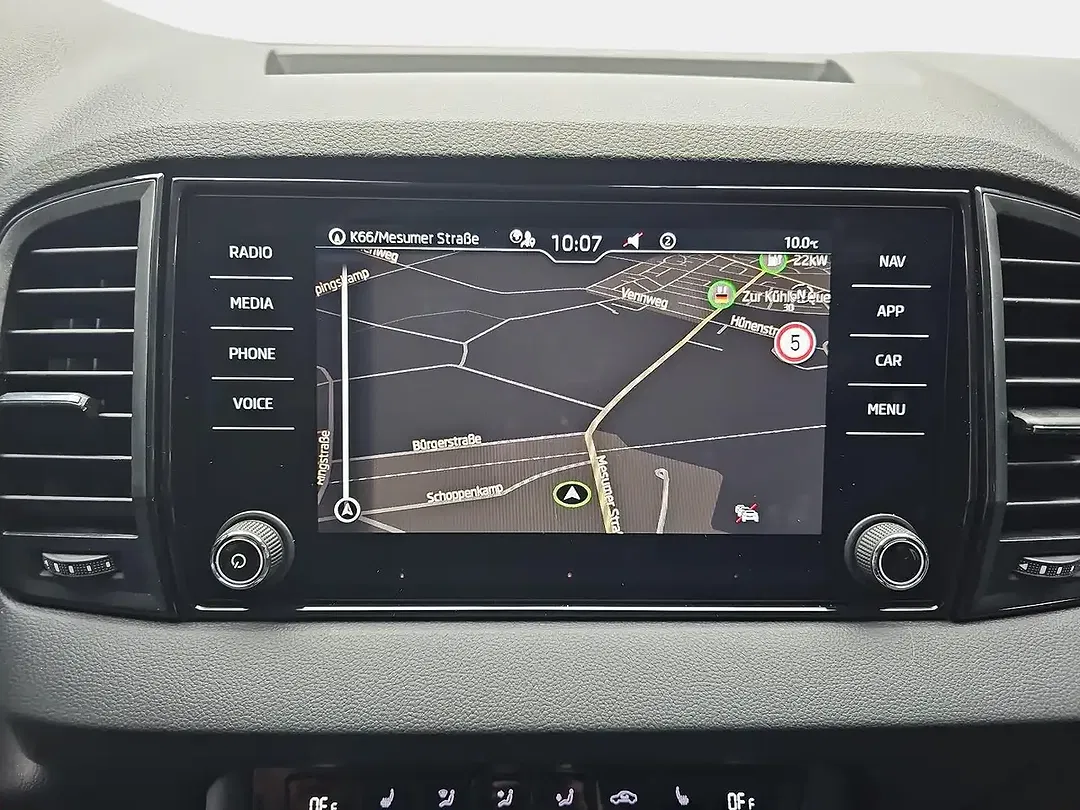 Skoda Karoq - Thumbnail 9