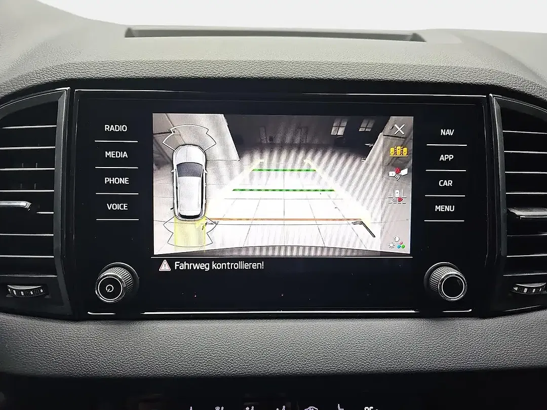 Skoda Karoq - Thumbnail 10
