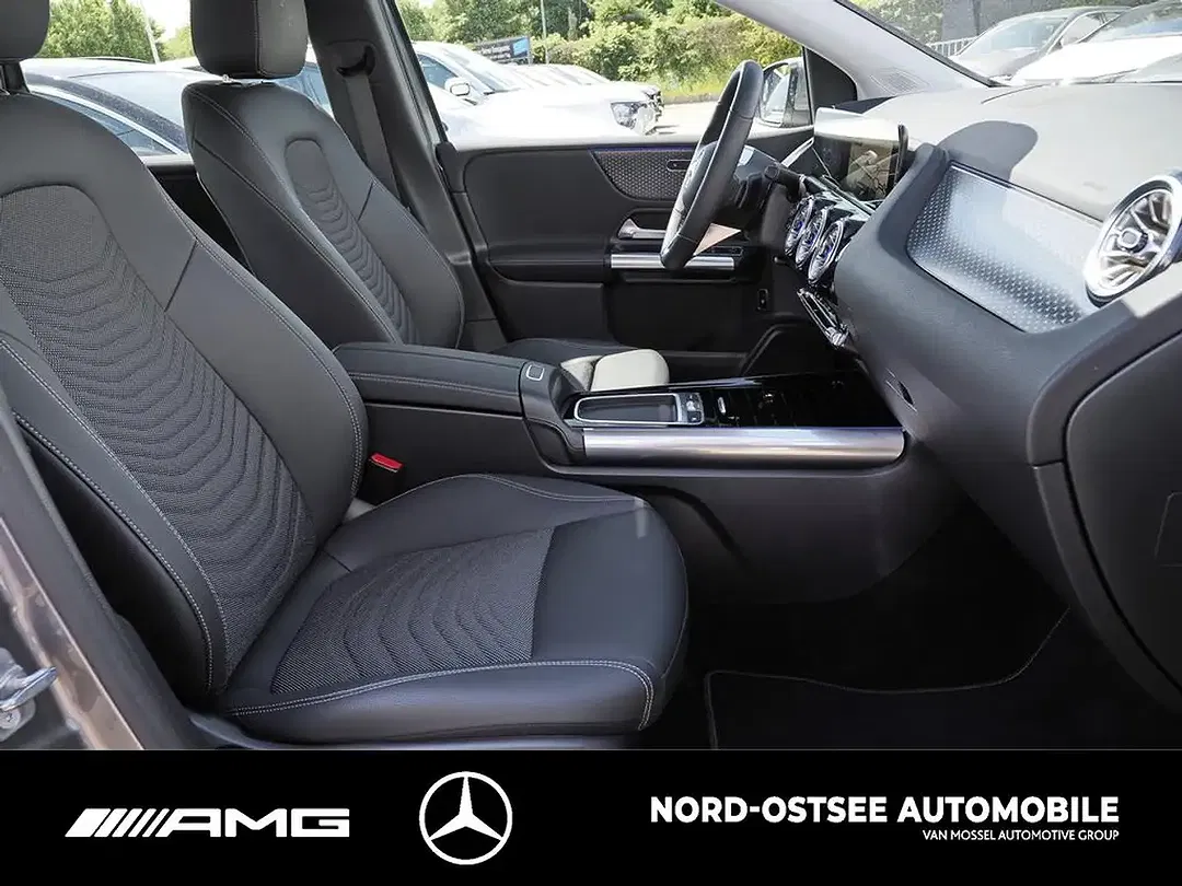 Mercedes-Benz B 200 - Thumbnail 11