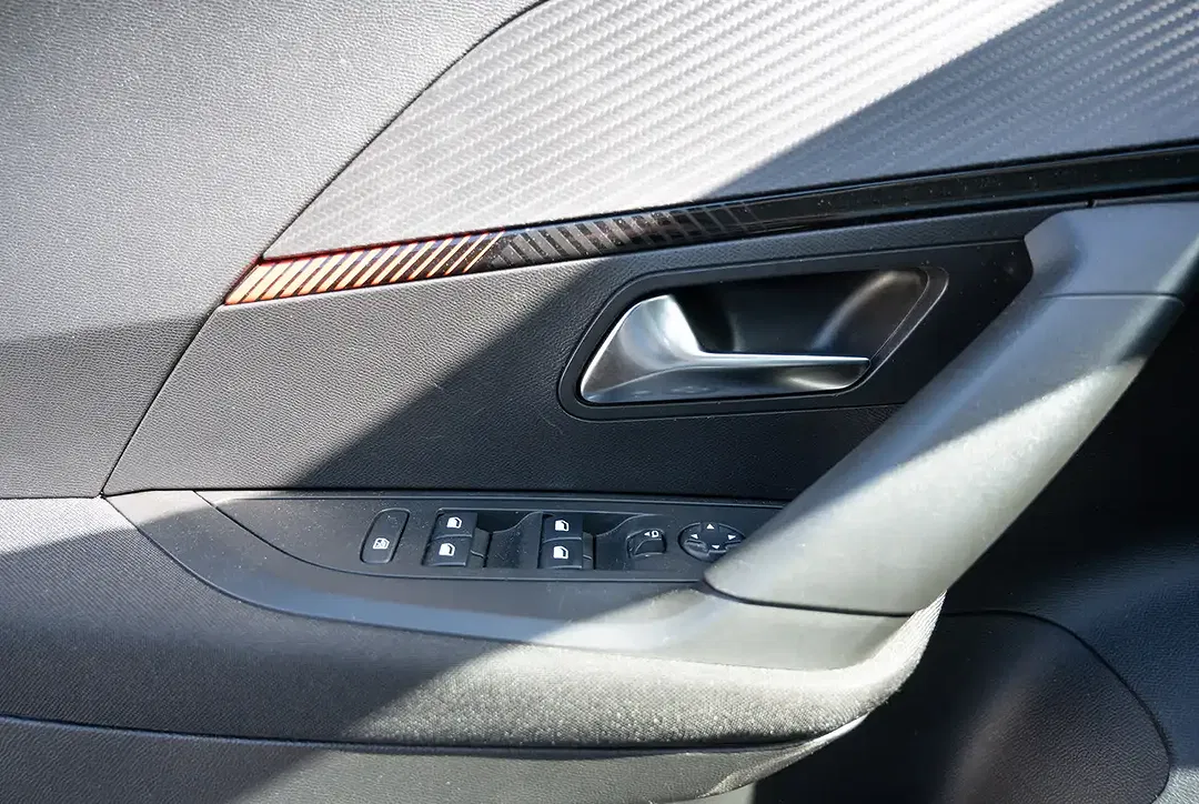 Peugeot 2008 - Thumbnail 11