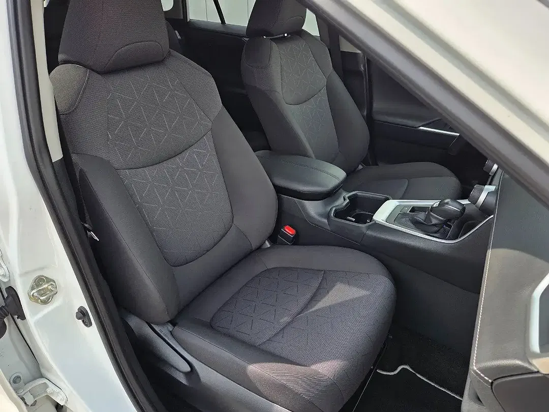 Toyota RAV 4 - Thumbnail 13