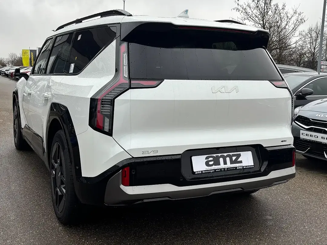 Kia EV9 - Thumbnail 5