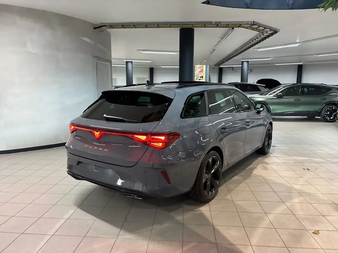 CUPRA Leon - Thumbnail 2