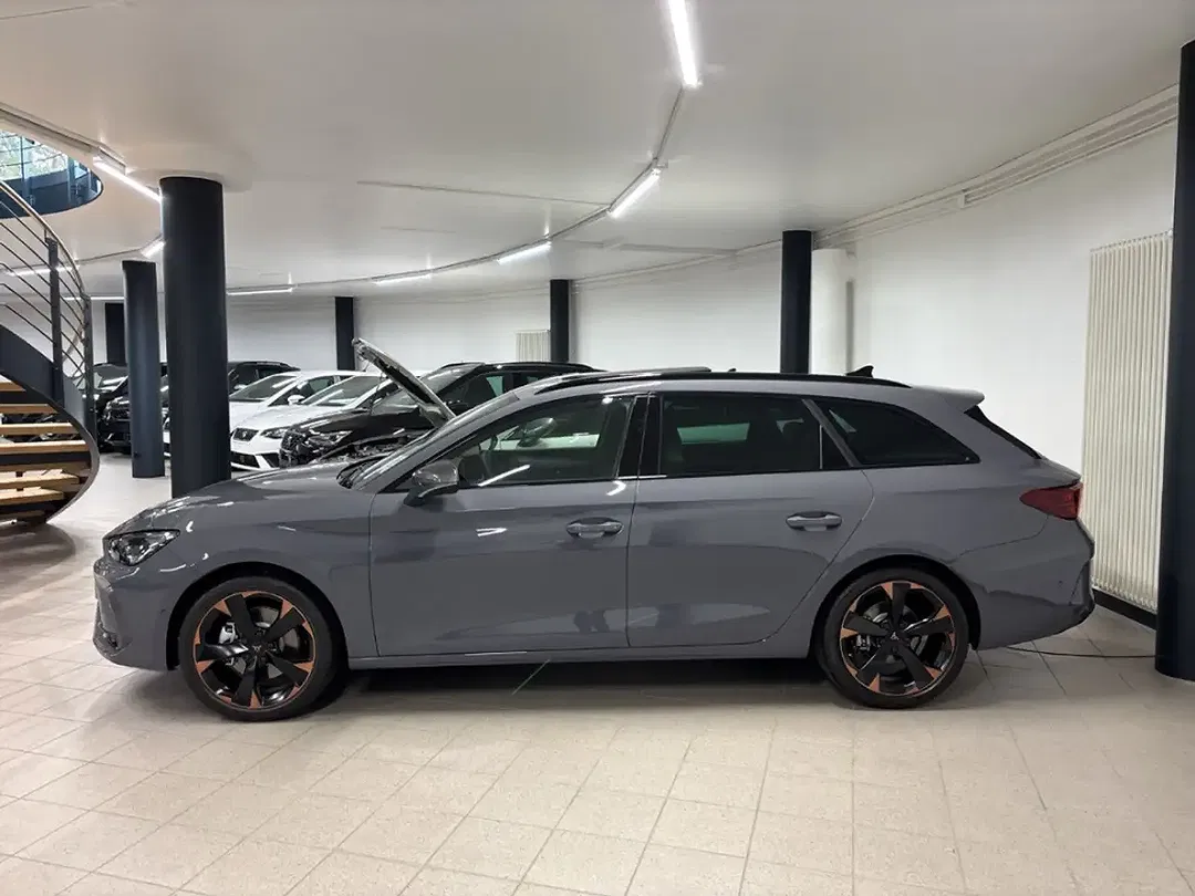 CUPRA Leon - Thumbnail 3