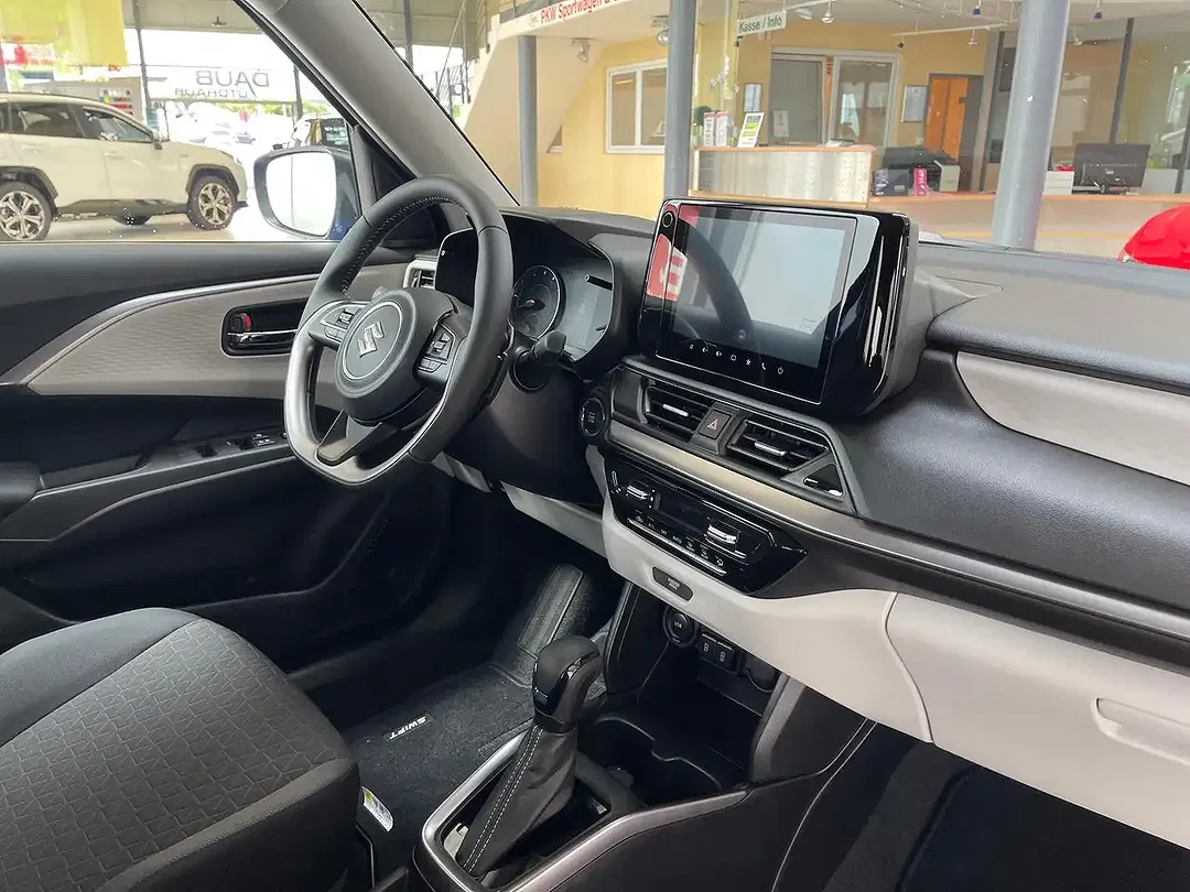 Suzuki Swift - Thumbnail 14