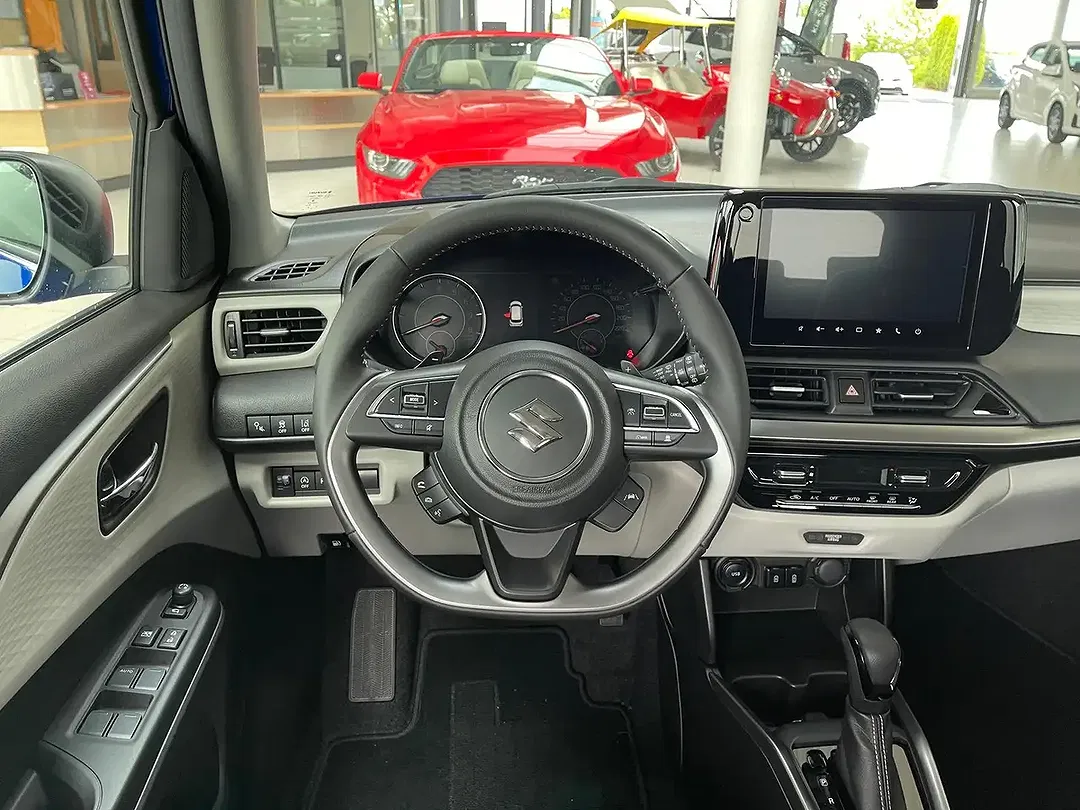 Suzuki Swift - Thumbnail 9
