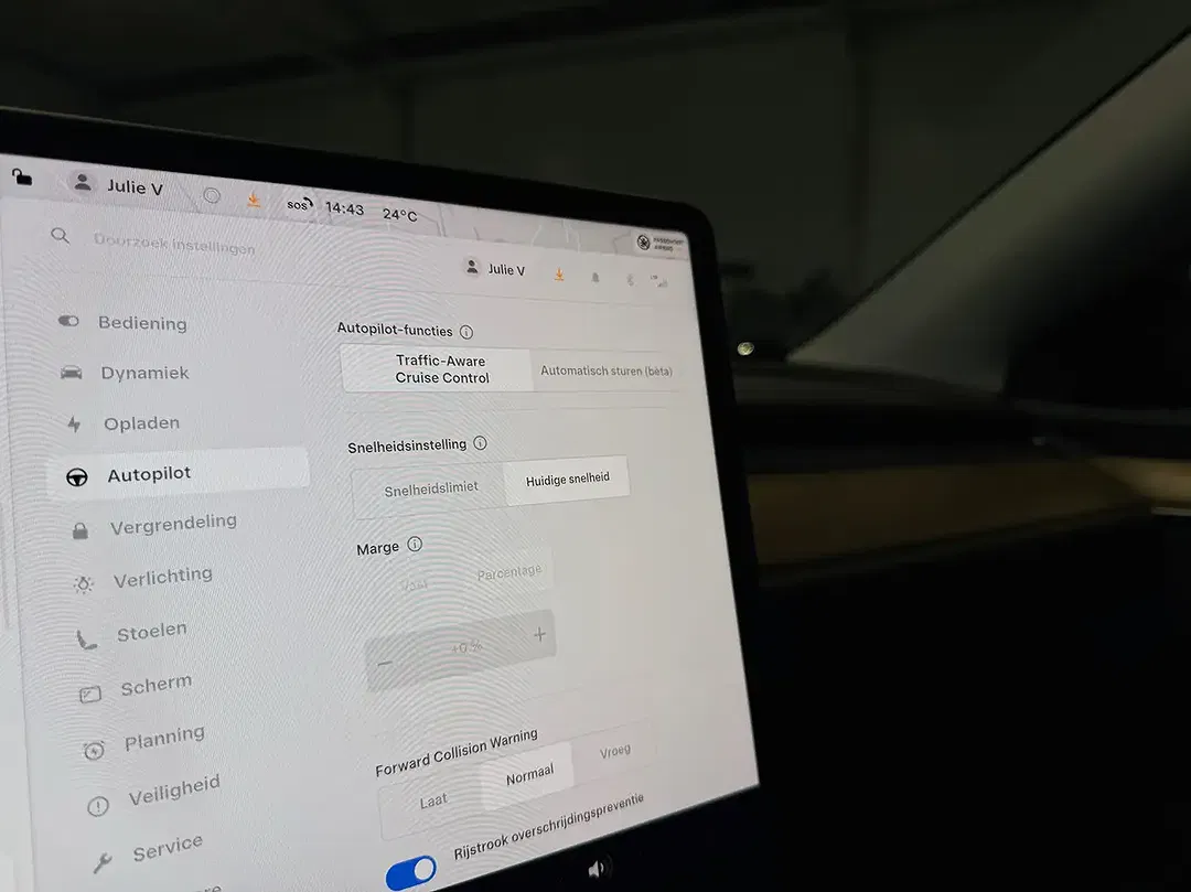 Tesla Model Y - Thumbnail 20