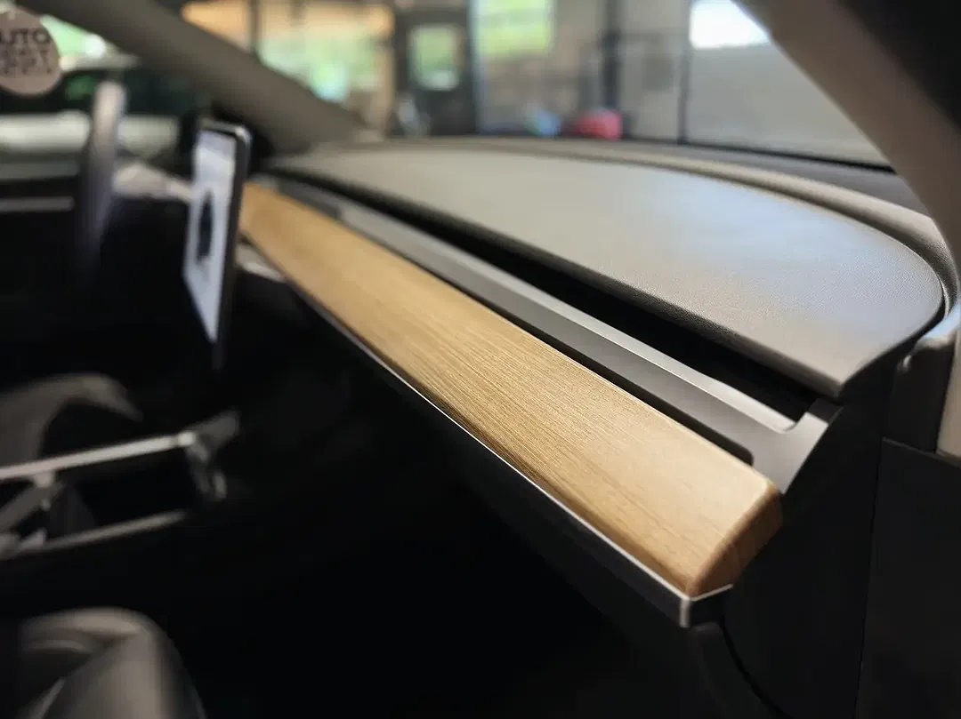 Tesla Model Y - Thumbnail 23