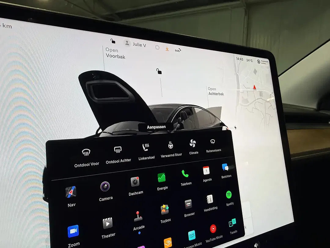Tesla Model Y - Thumbnail 31