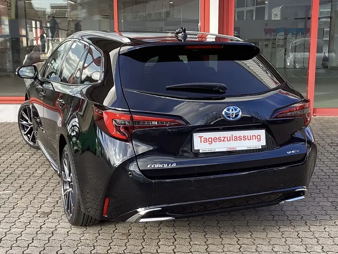 Toyota Corolla - Thumbnail 2