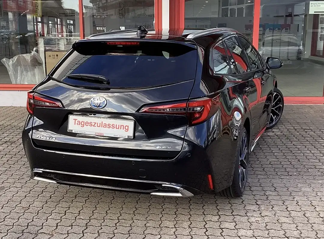 Toyota Corolla - Thumbnail 3
