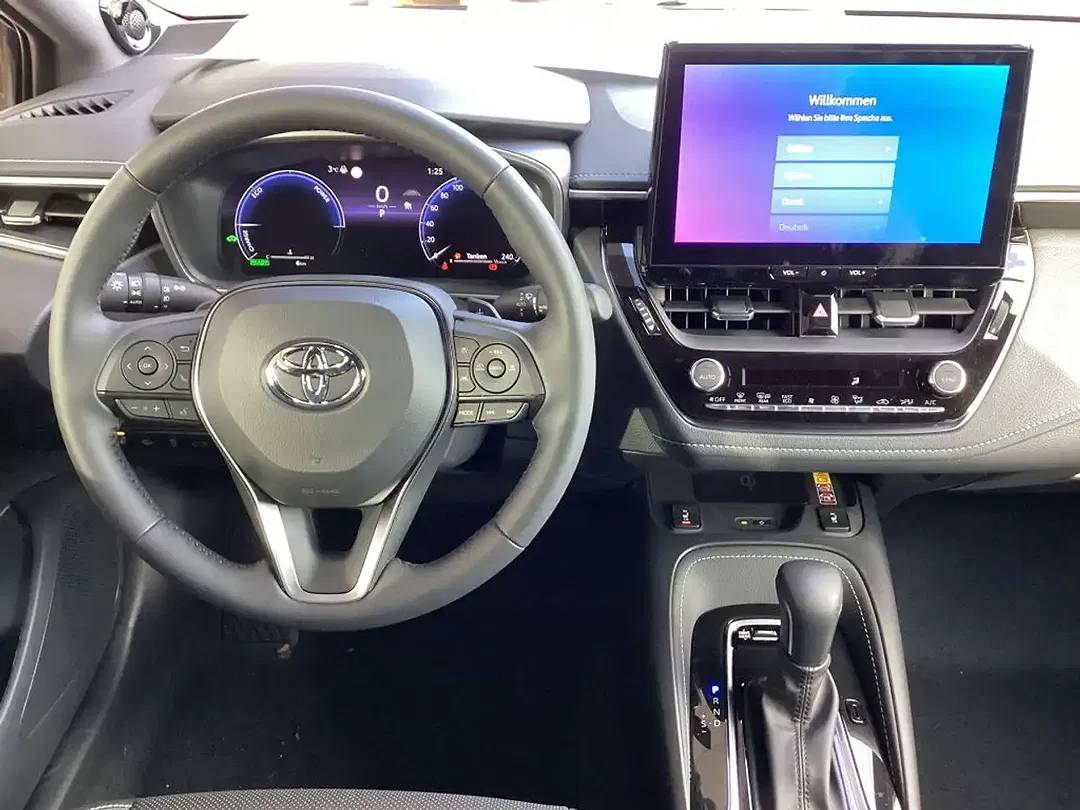 Toyota Corolla - Thumbnail 7